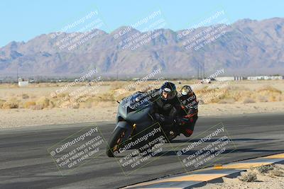 media/Jan-10-2025-CVMA Friday Practice (Fri) [[489e0da257]]/Group 4 and Trackday/Session 2 (Turn 4 Inside)/